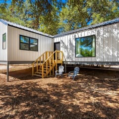 5-Star Hill Country Cottage | 2 Kings | Pool + River | Sleeps 6
