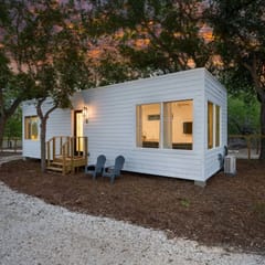 Queen Bunk Cottage | Sleeps 6 | Pool + River