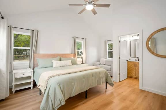5-Star Cabin | 2 Kings | Guadalupe River | Sleeps 4-6 | Pool + River - Image 5