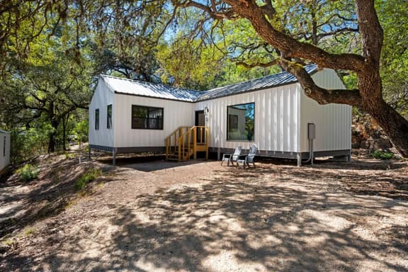 5-Star Cabin | 2 Kings | Guadalupe River | Sleeps 4-6 | Pool + River - Image 1
