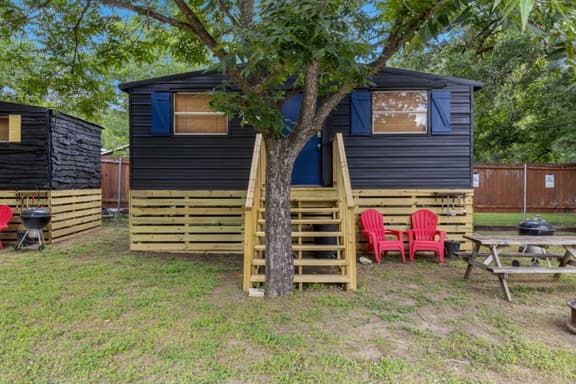 Calling All River Lovers - Riverfront Cabin on River Road - Image 1